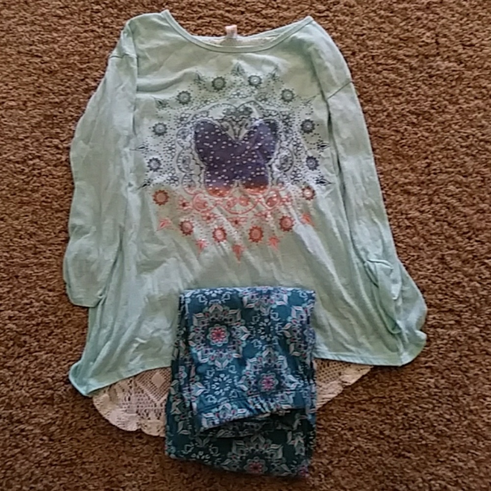 A kids shirt and leggings